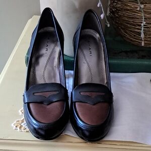 Tahari Black and Brown Leather Loafer Pumps